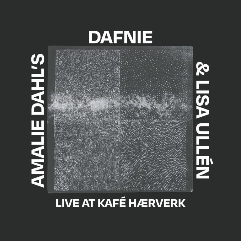 Portada de «Live at Kafé Hærverk», d'Amalie Dahl's Dafnie