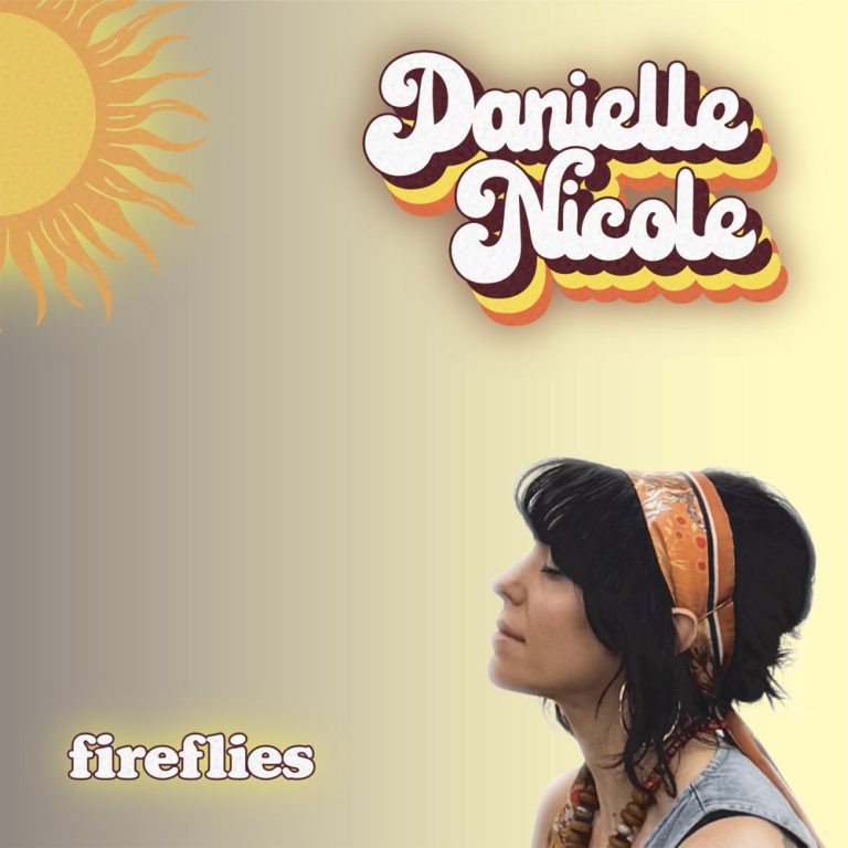 Portada de «Fireflies», de Danielle Nicole