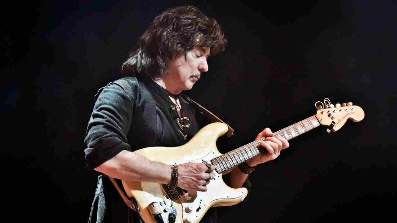 Ritchie Blackmore amb la guitarra, en una imatge d'arxiu