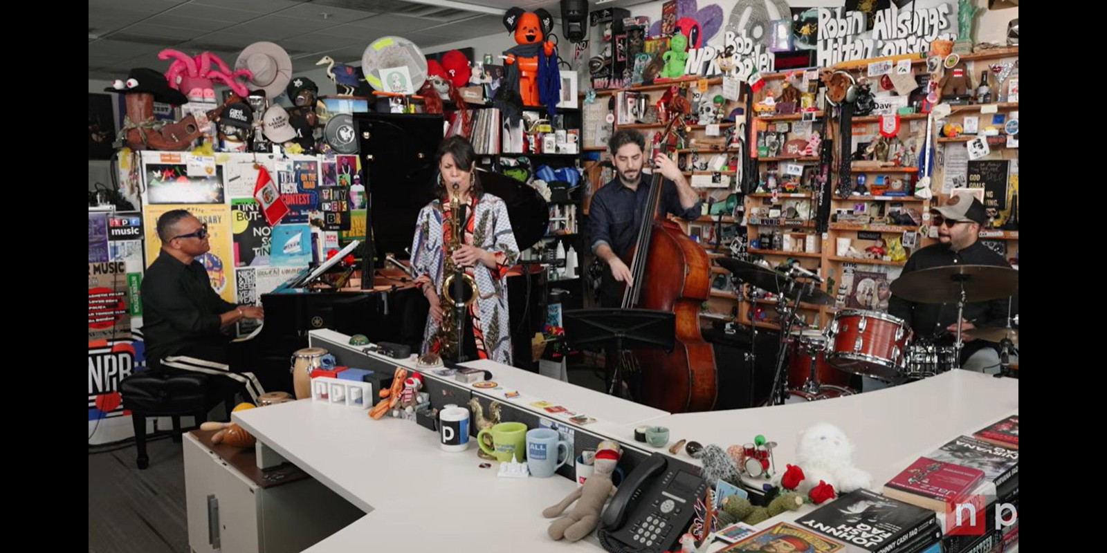 Melissa Aldana i Gonzalo Rubalcaba durant el Tiny Desk Concert de la NPR