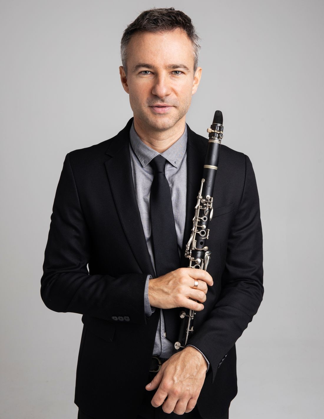 Fotografia de promoció d'Adrian Cunningham, saxofonista, clarinetista i flautista, que toca dues nits al Harlem Jazz Club de Barcelona