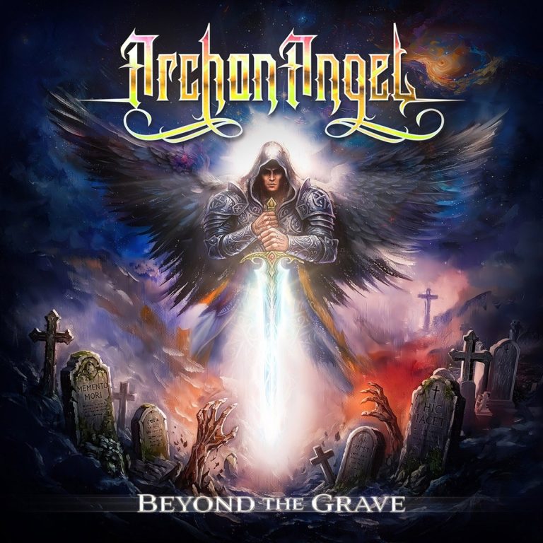 Portada de «Beyond The Grave», d'Archon Angel: un àngel amb armadura i ales negres sosté una espasa lluminosa dreta sobre un cementiri de creus i làpides