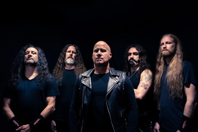 Heathen en la fotografia de promoció de «Lifetime In Hell», el disc que Napalm Records els publica el 19 de febrer del 2027