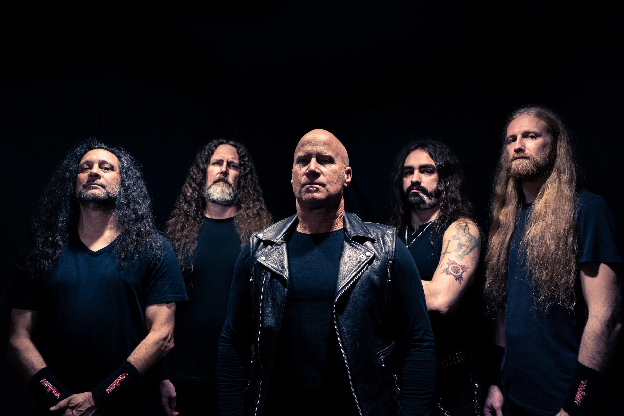 Heathen en la fotografia de promoció de «Lifetime In Hell», el disc que Napalm Records els publica el 19 de febrer del 2027