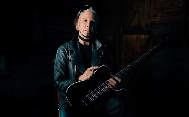 Les tres Telecaster signatura de John 5 presentades per Fender, amb acabats negre i blanc àrtic