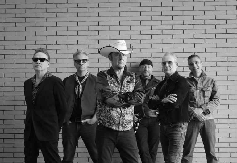 Los Rebeldes en la fotografia de promoció que la Sala Apolo fa servir per al concert del 21 de novembre del 2026