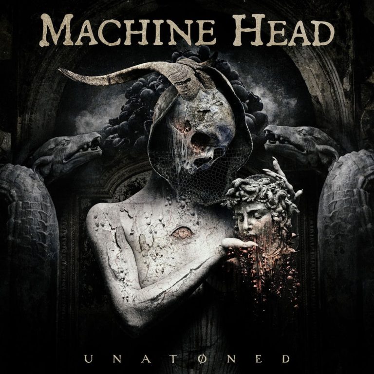 Portada d'«UNATØNED», de Machine Head: una estàtua de pedra escrostonada i sense rostre, amb un crani amb banyes al cap, sosté un cap de medusa que raja sang