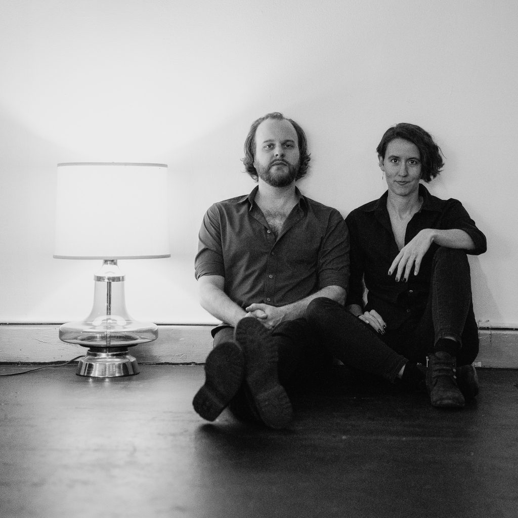 Emily Rach Beisel i Bill Harris, el duo de Chicago Madam Orange, fotografiats per Ricardo Adame