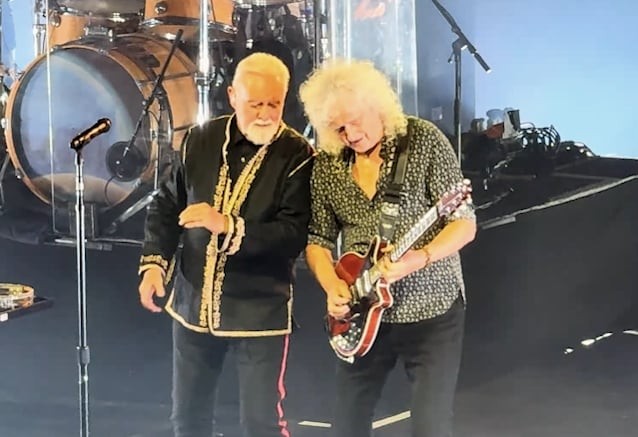 Roger Taylor i Brian May junts a l'escenari del Roundhouse de Londres