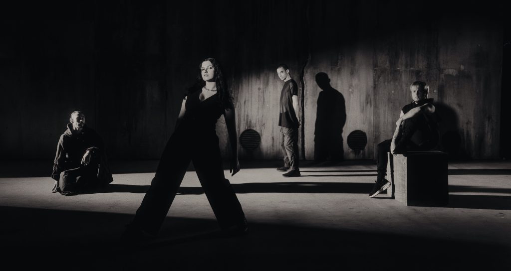 Reliqa en la fotografia de promoció de «High Risk Thoughts», el disc que Nuclear Blast els publica el 12 de febrer del 2027