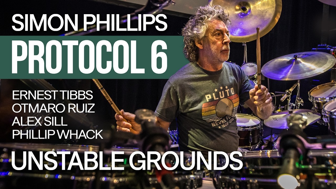 Simon Phillips a la bateria, en una imatge del vídeo d'«Unstable Grounds»