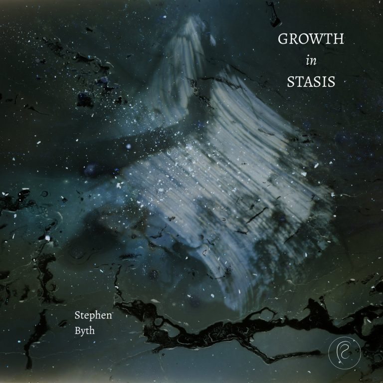 Portada de «Growth in Stasis», de Stephen Byth