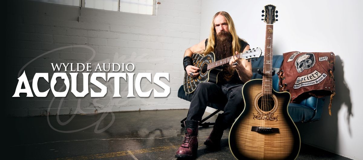 Zakk Wylde amb les dues Grand Auditorium Acoustic a la imatge de llançament de Wylde Audio Acoustics
