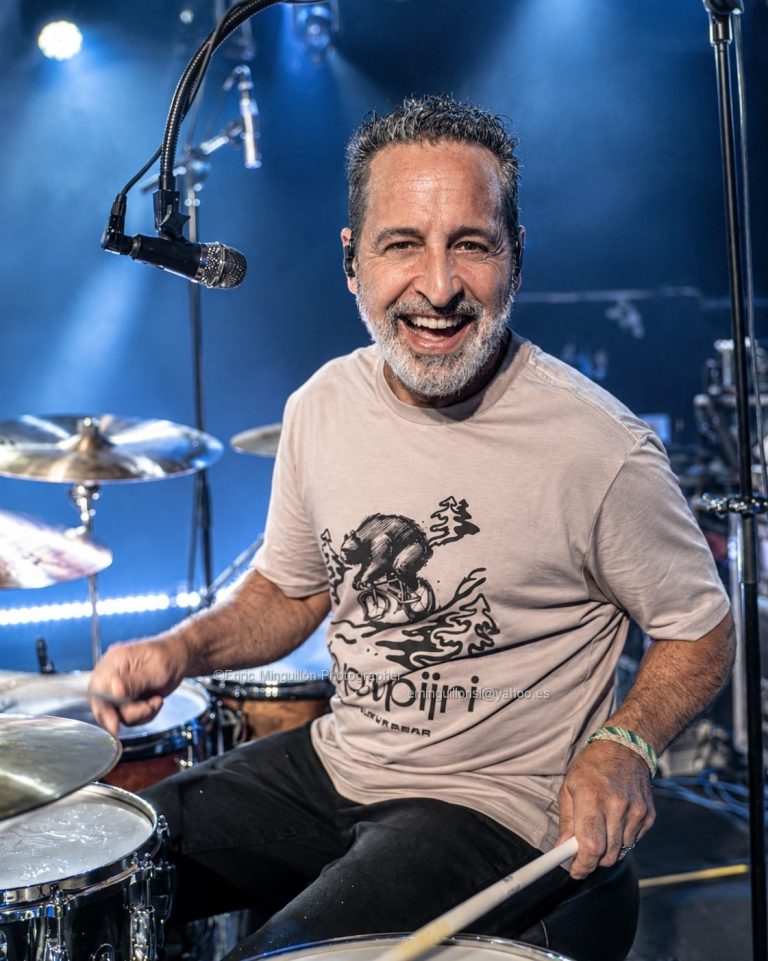 Big Big Train a Razzmatazz 2 (Barcelona): bateria somrient